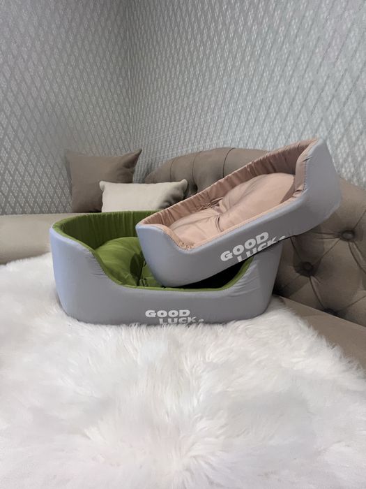 Лежанка для собак та котів.