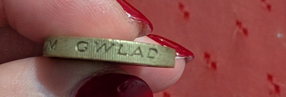 Uma moeda 1 libra One Pound Reino Unido data 1985