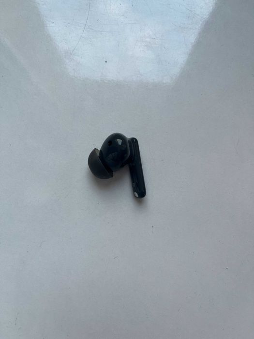 Huawei Freebuds 5i prawa słuchawka czarna