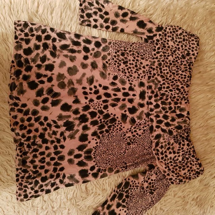 Футболка блузка кофта с открытыми плечами с леопардовым принтом туника