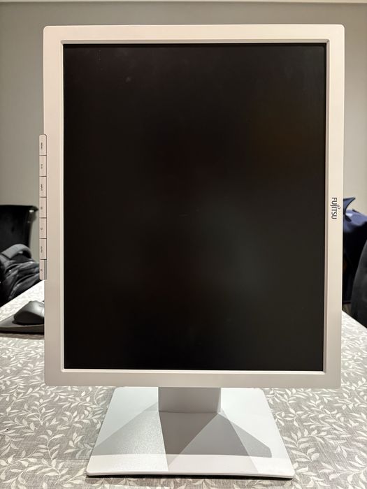 Monitor 19* Fujitsu