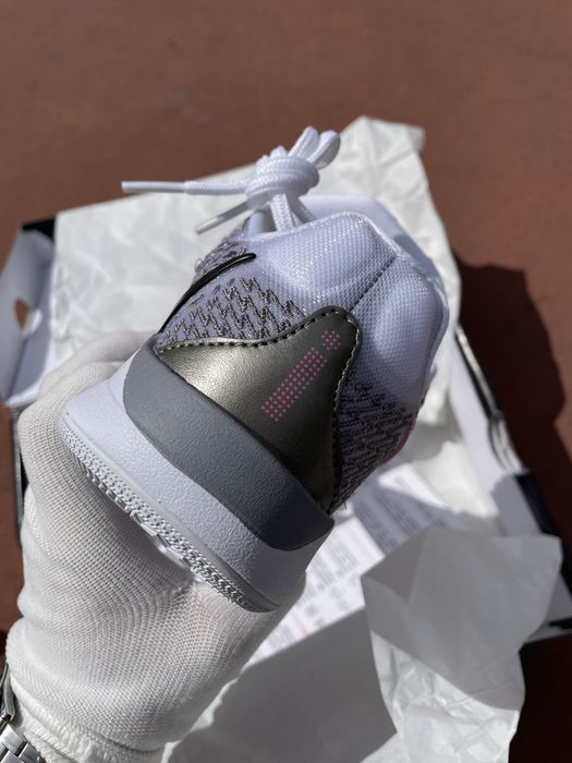 Баскетбольні кросівкі Оригінал sabrina 2 flowers 39 розмір