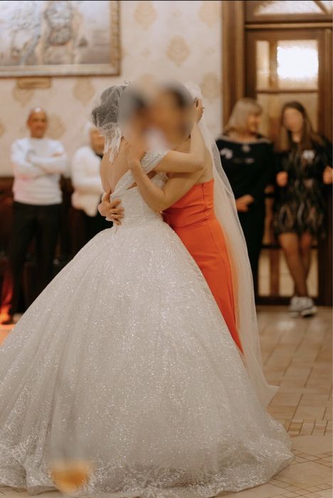 Сукня весільна