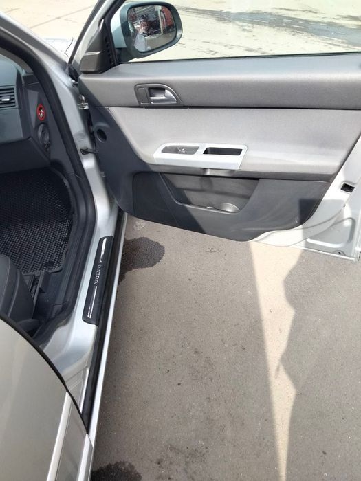 Продам автомобіль Volvo V50 1.6D2