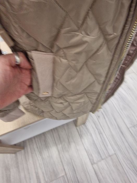 Kurtka S nowa z kapturem