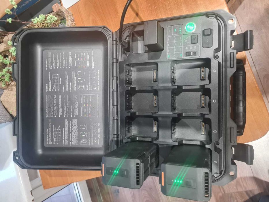 Інтелектуальна зарядна станція DJI BS30 для Matrice 30/30T