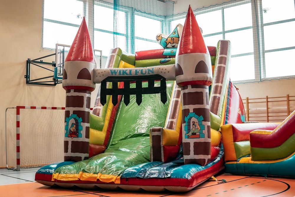 Urodzinki dla dzieci, dmuchance bytów /animator