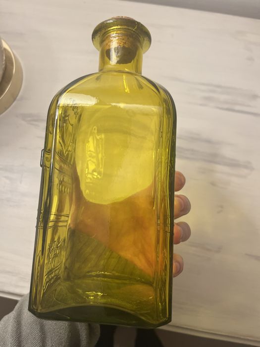 Szklana butelka zielona/zolta 1 szt