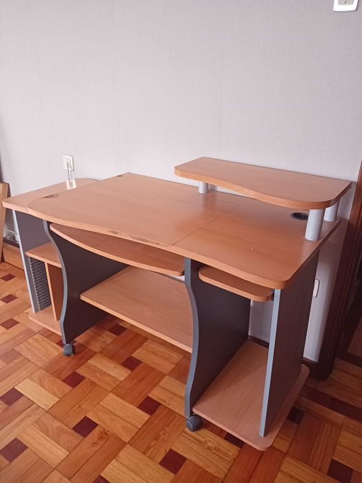 Secretária em madeira