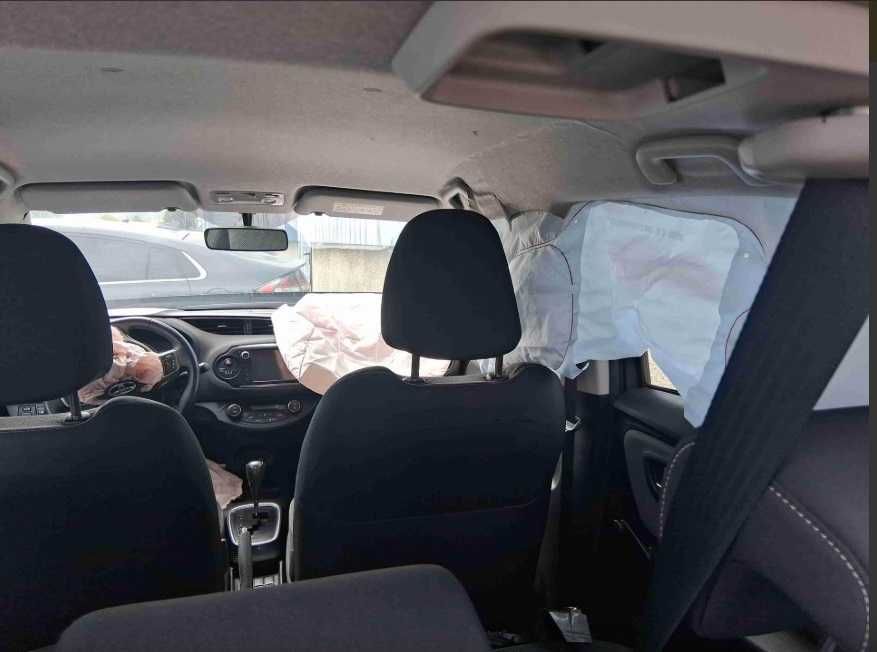 TOYOTA Yaris Salvado