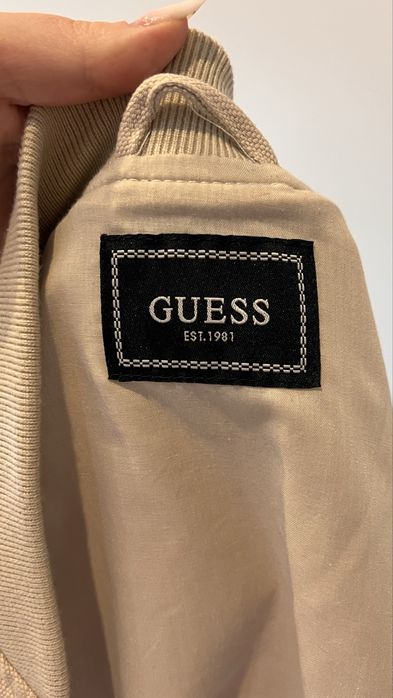 Kurtka bomberka  Guess