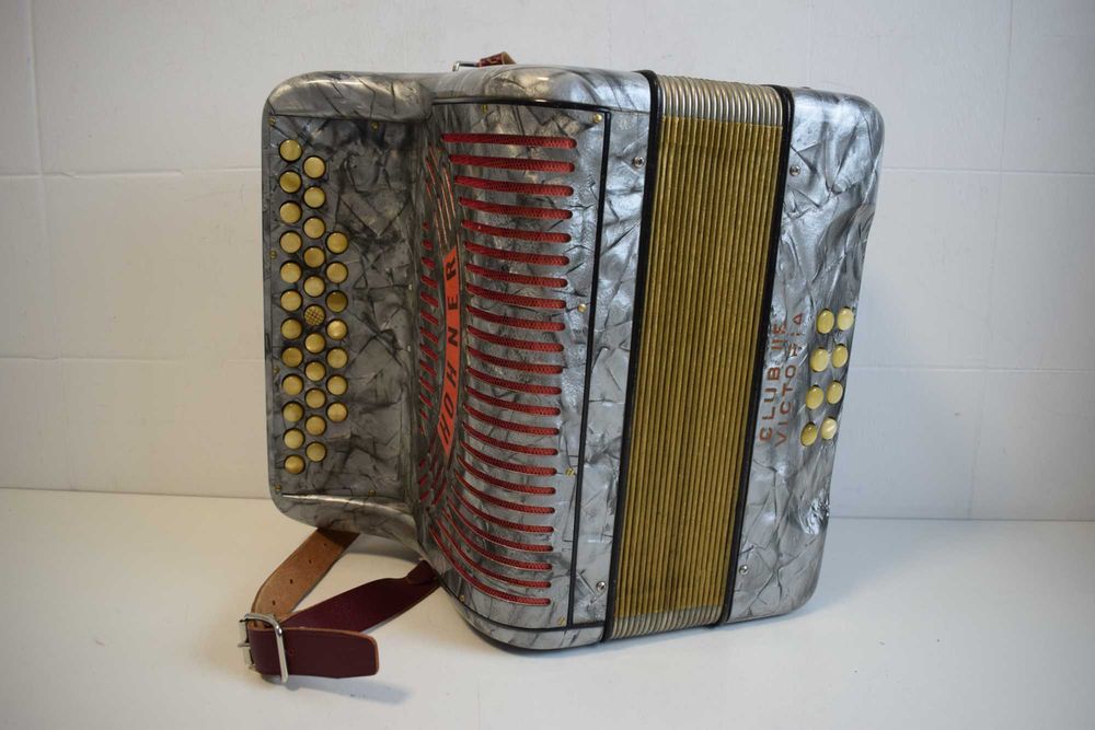 Concertina hohner club IIb Victoria 2 Voz. Tonalidade. C .  N 182