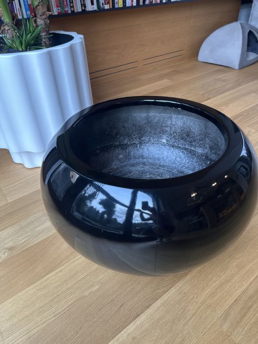 Donica czarna bardzo dobry stan!