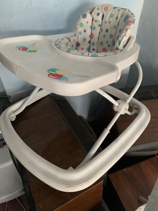 Стульчик для кормления.