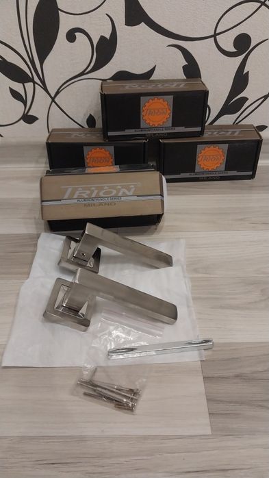 Ручка дверная Triton