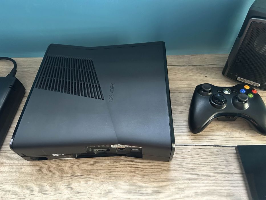 Konsola Xbox 360 Slim Zestaw Dysk Kinect Pad Super Stan RGH