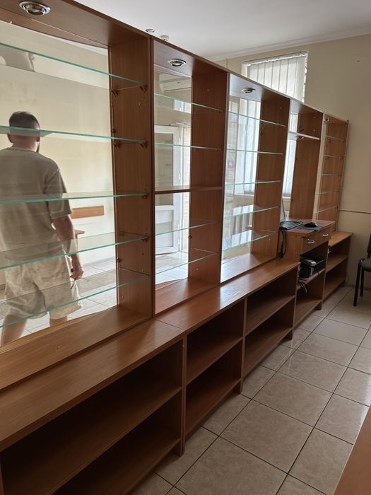 Продаються стелажі до аптеки, магазину