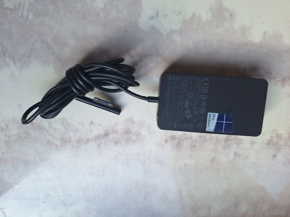 Zasilacz Microsoft 65W PSU do Surface Pro/Book z kablem  EU , W8Z- 000