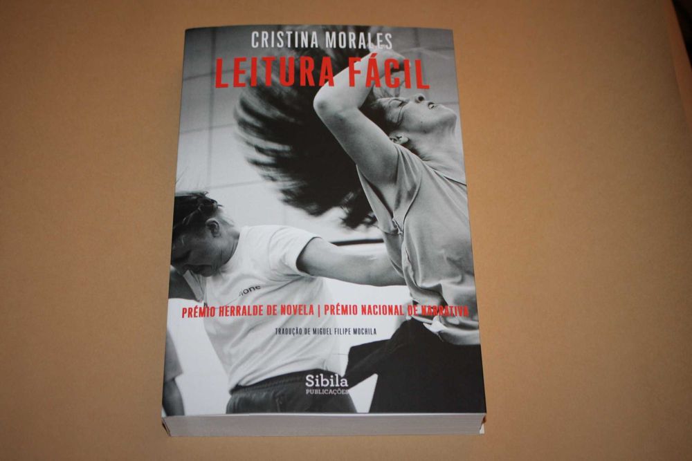 ' Leitura Fácil //  Cristina Morales