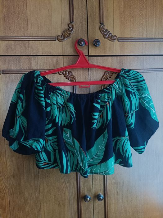 Летний короткий топ