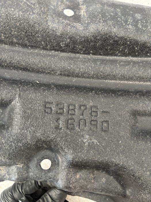 Toyota Corolla Cross 21- nadkole lewy przód lewe przednie