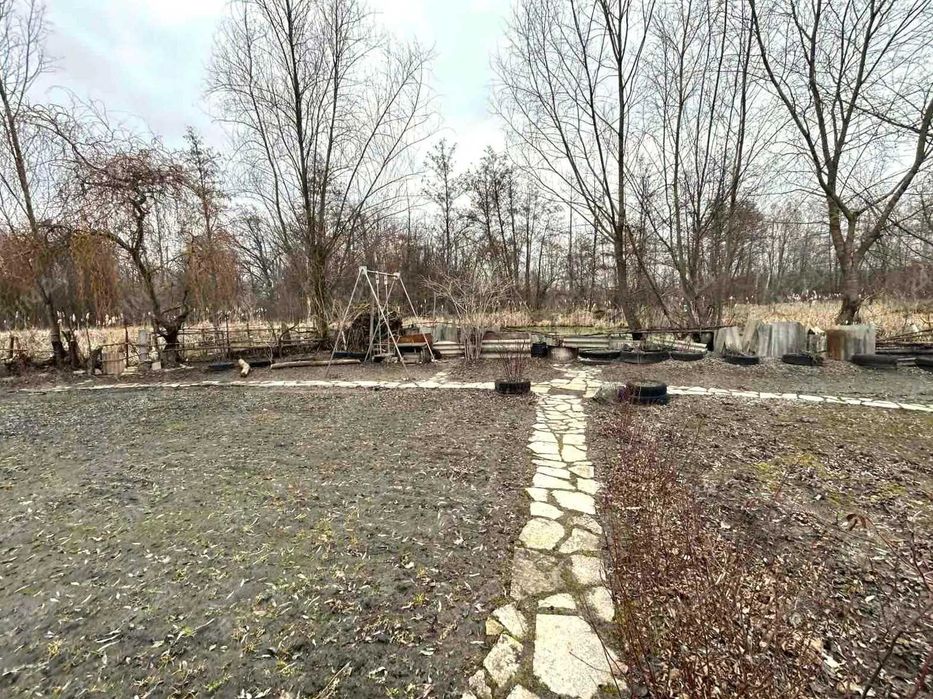 Дача на Вакуленцях, поруч річка та сосновий ліс