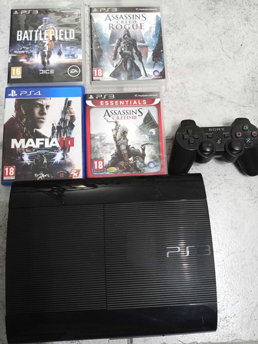 Vendo jogos PS3 e PS4 com PlayStation 3 e comando