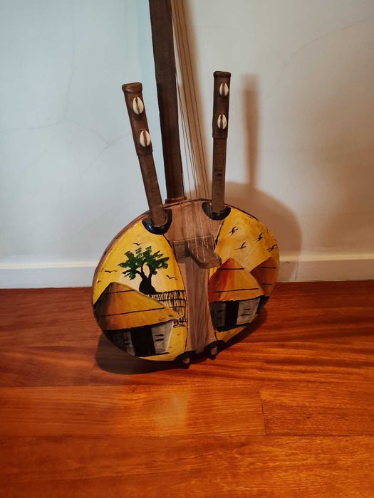 Instrumento musical africano "KORA". Novo. Sem uso.