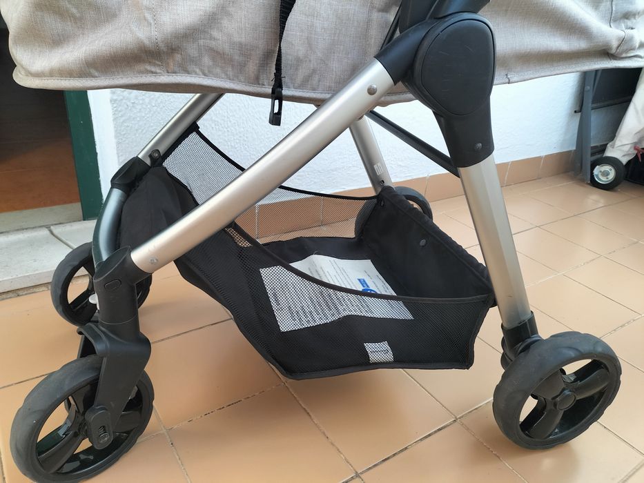 Vendo carrinho de bebé