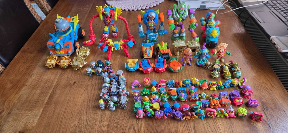 figurki superthings