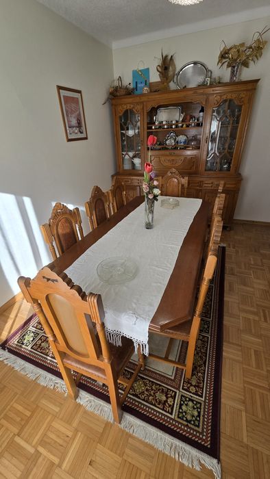 Cristaleira + mesa + 8 cadeiras
