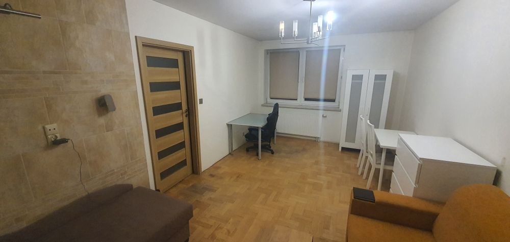 Wynajmę duży pokój dwuosobowy - świetna lokalizacja - pl. Kromera