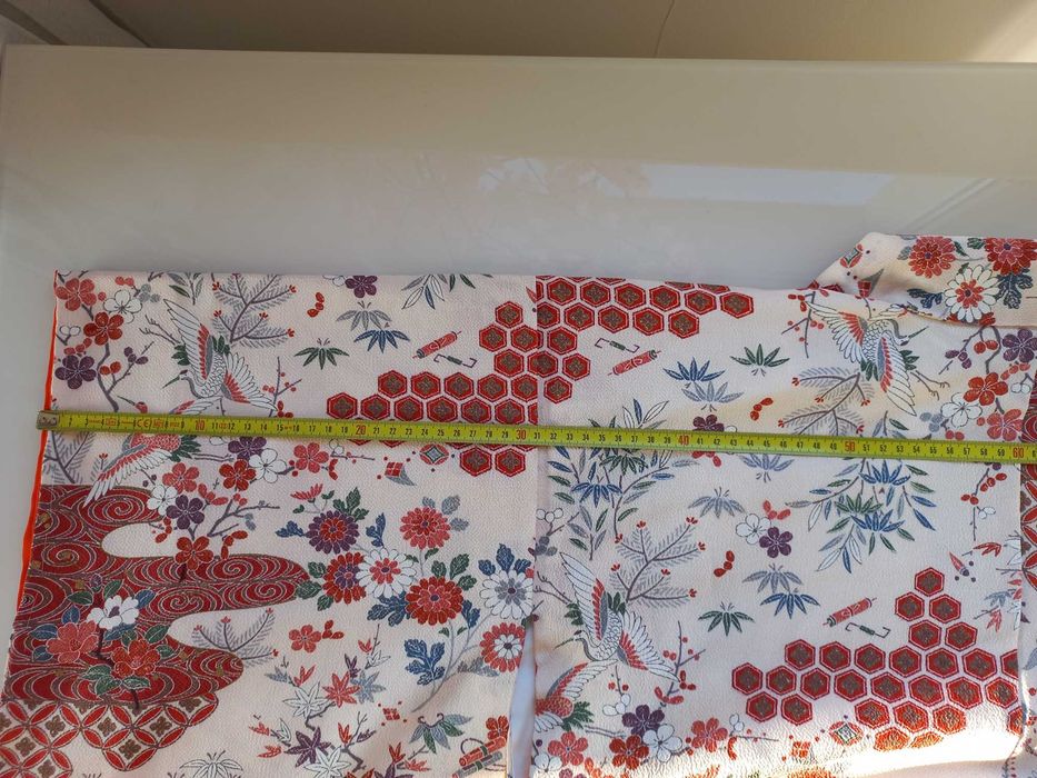 Autentyczne kremowo-czerwone kimono komon z motywem żurawi, kwiatów