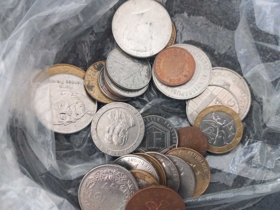 Notas e moedas portuguesas e estrangeiras