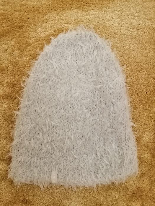 Czapka damska w rozmiarze 38 M