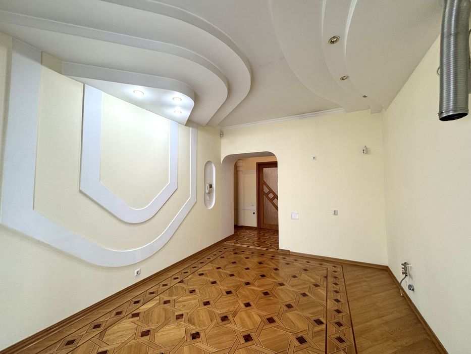 Продажа части дома в центре со своим фасадным входом