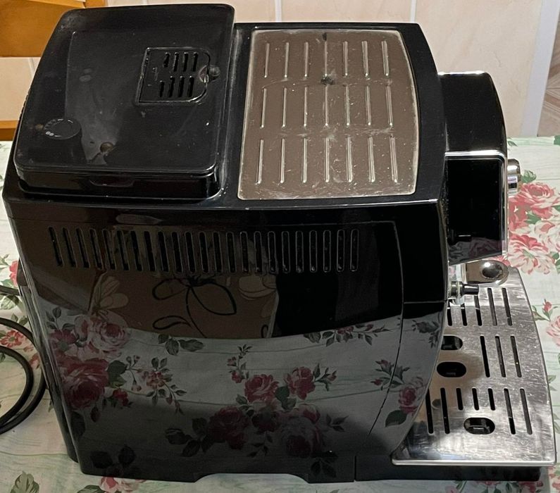 Ekspres ciśnieniowy De'Longhi ECAM 25.462.B