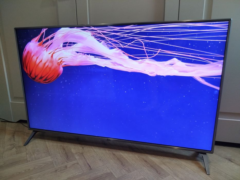Smart TV / LG 55 cali / YouTube / Netflix/ LED