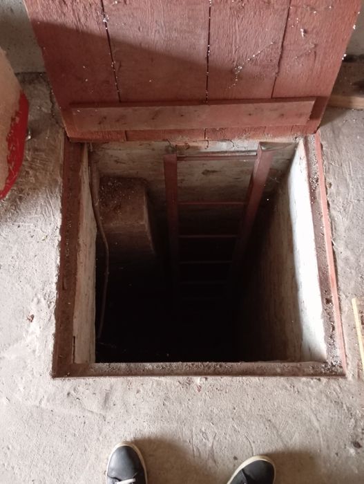 Продам капитальный гараж в кооперативе " Днепр"  район 8 горбольницы.