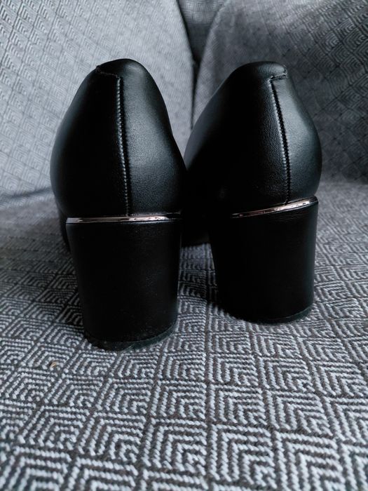 Жіночі туфлі 39 розмір