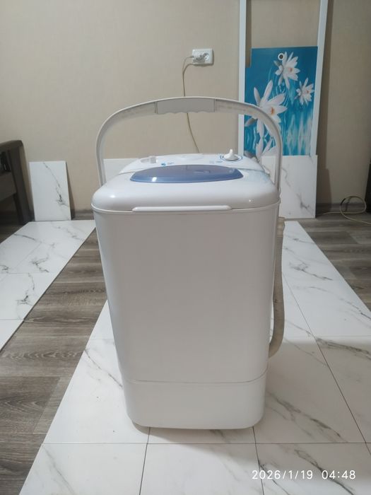 Продам стираную машинку малютка