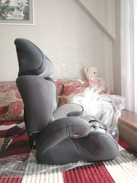 Дитяче авто крісло