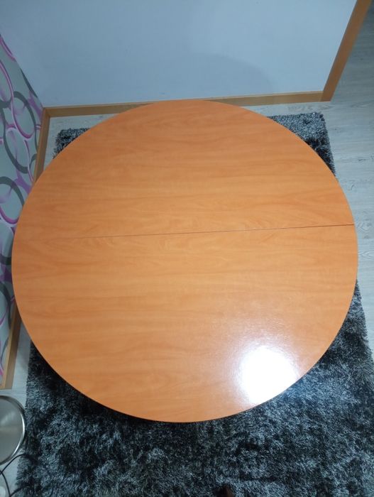 Mesa de sala com 4 cadeiras