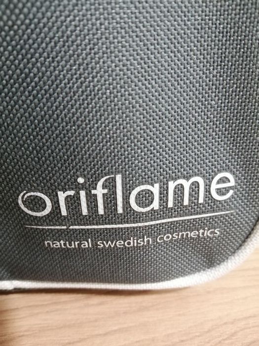 Kosmetyczka organizer na próbki kosmetyki Oriflame + gratis