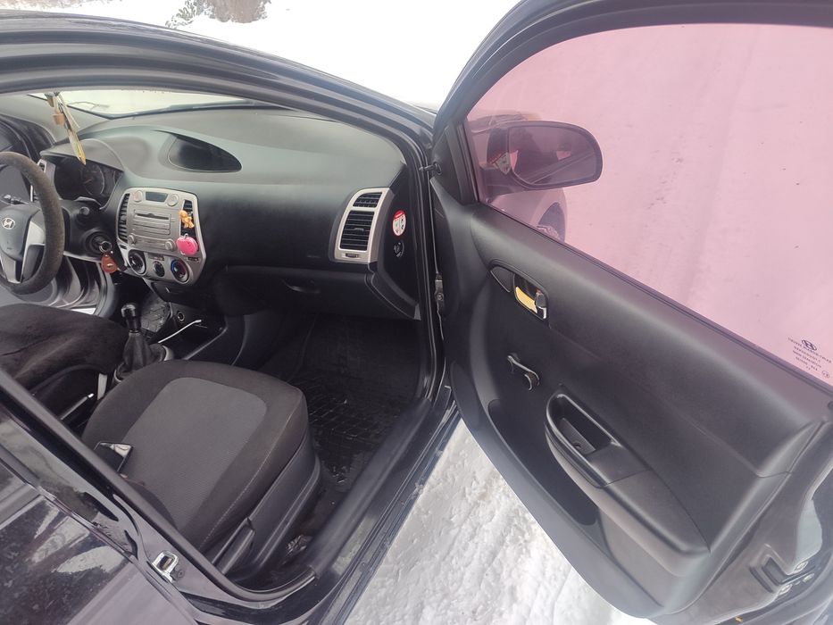 Продам  Hyundai i20 1.25 бензин