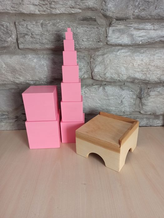 Розовая башня Монтессори