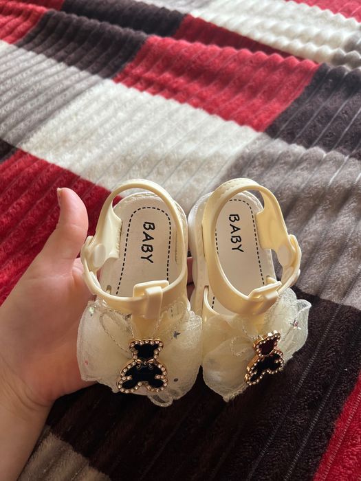 Босоніжки дитячі