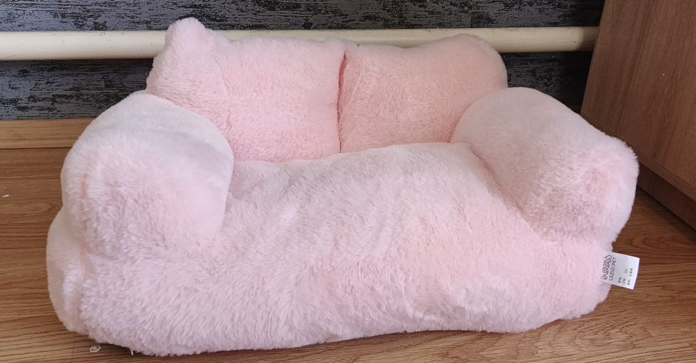 Лежанка для котів або маленьких собак