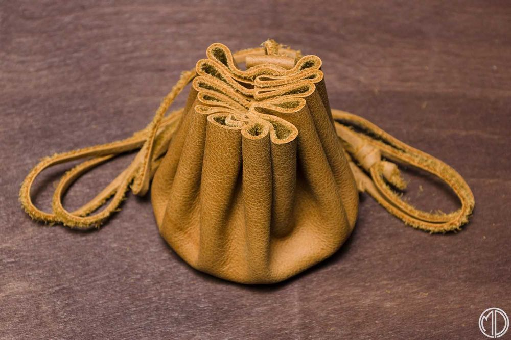 Ręcznie wykonana sakiewka ze skóry; sakwa, mieszek, bilonówka, torebka
