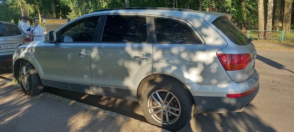 Продам AUDI Q7 2007року 3.0 TDI